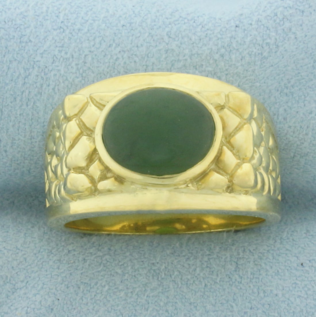 Heavy Jade Ring in 18K Yellow Gold. (1 of 4)