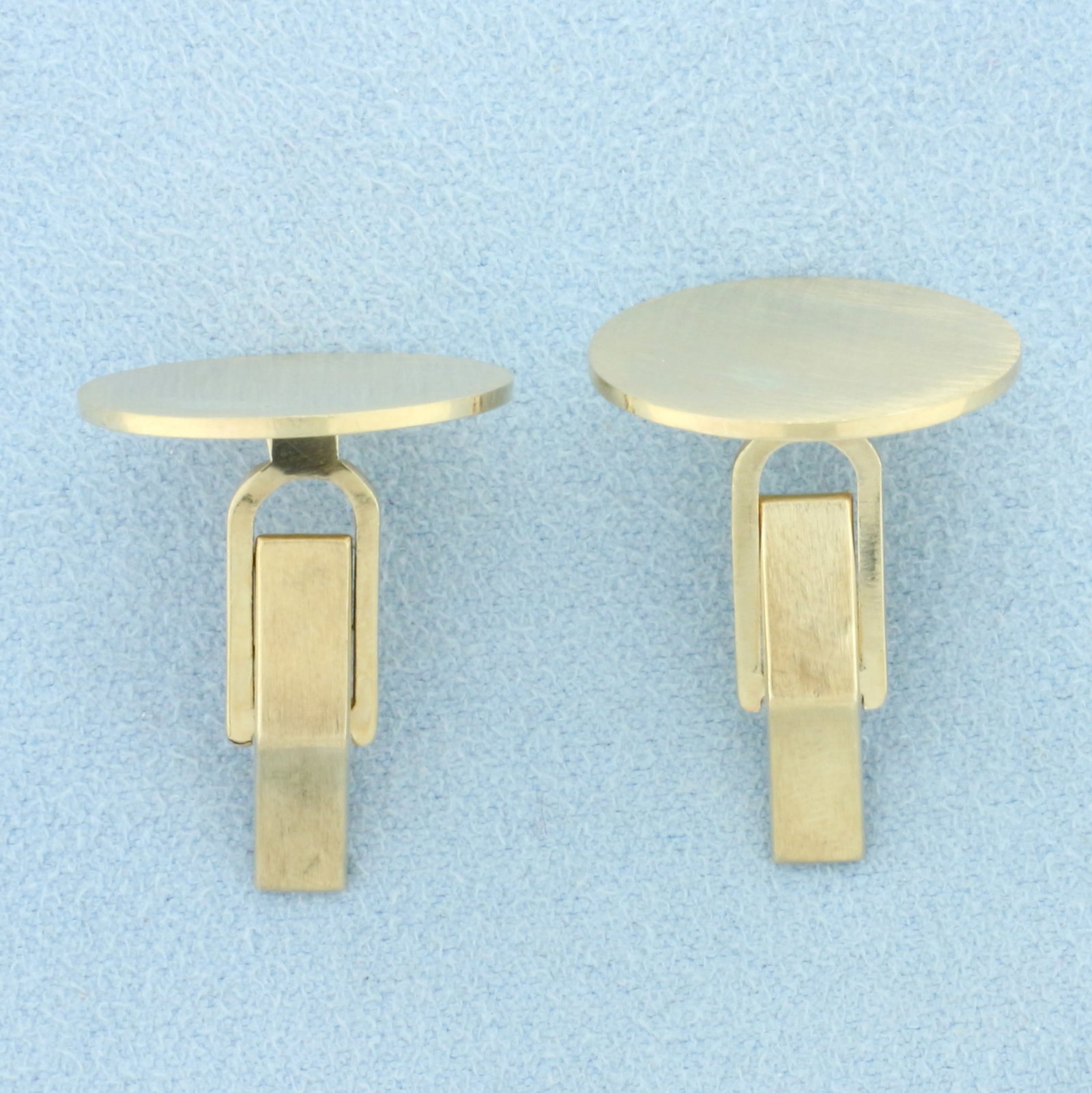 Vintage Engravable Disc Cuff Links in 14K Yellow Gold: In 14K Yellow Gold. 3/4 inch diameter disks, can engrave monogram. 10.5g.