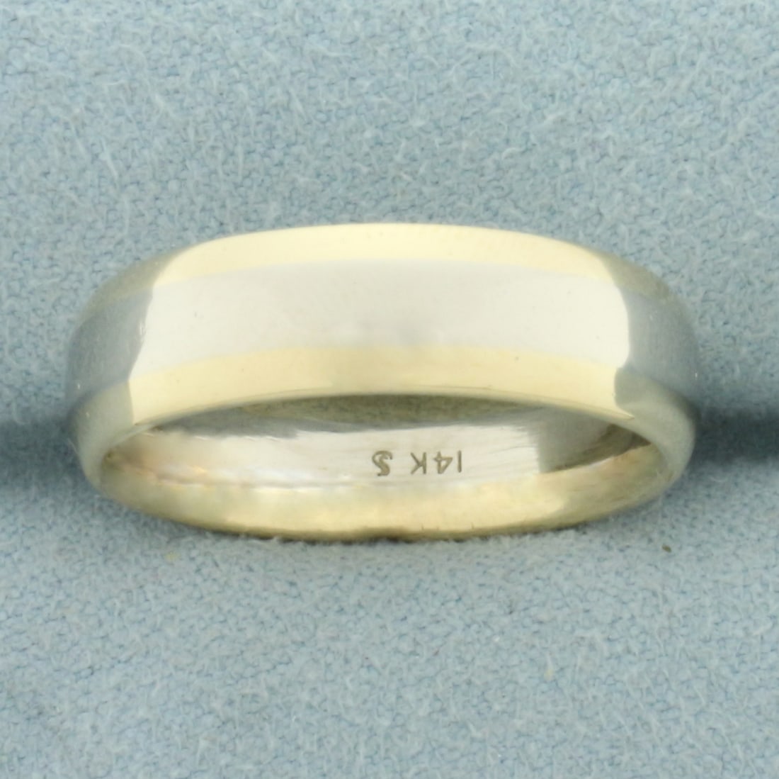 Unique Two Tone Wedding Band Ring in 14k Yellow and White Gold: In 14k yellow and white gold. 6mm wide. Size: 9. 8.1g.