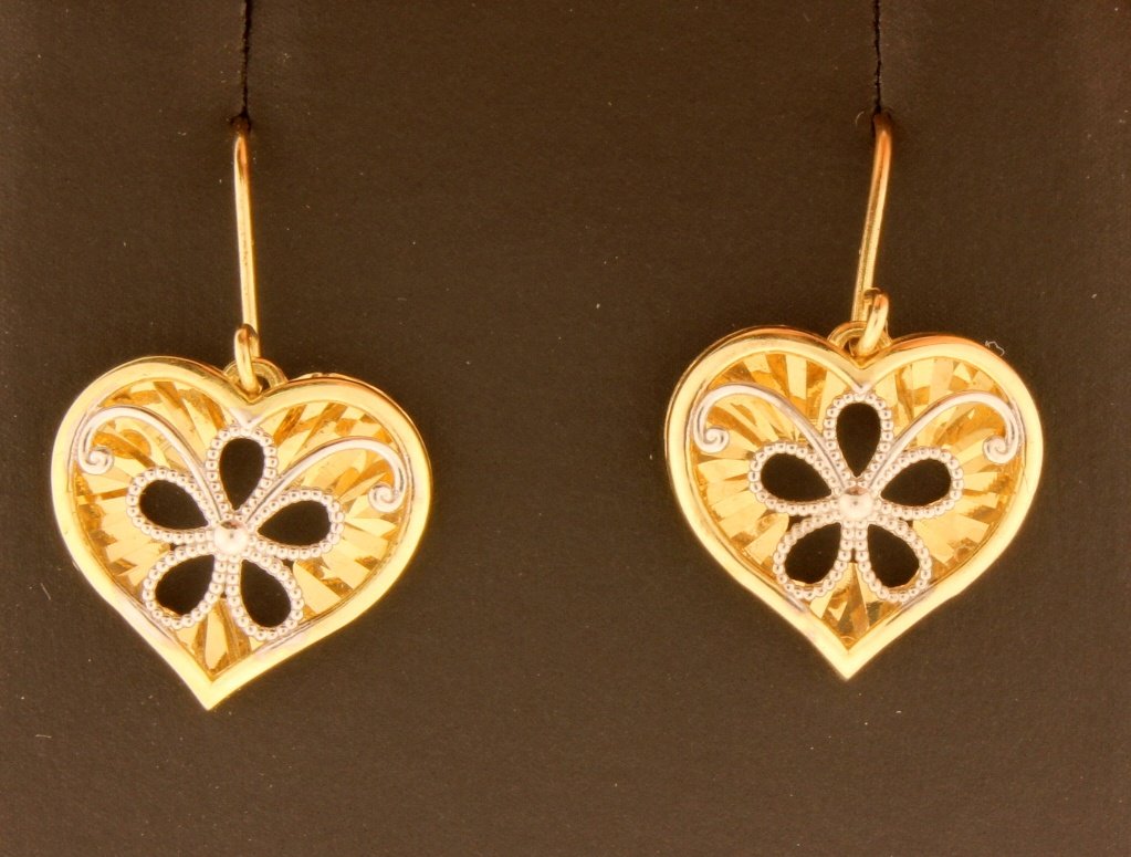14k yellow gold heart dangle earrings: Lovely 14k yellow gold heart earrings with filigree design of a flower at the center. Fish back hooks. 1.1g