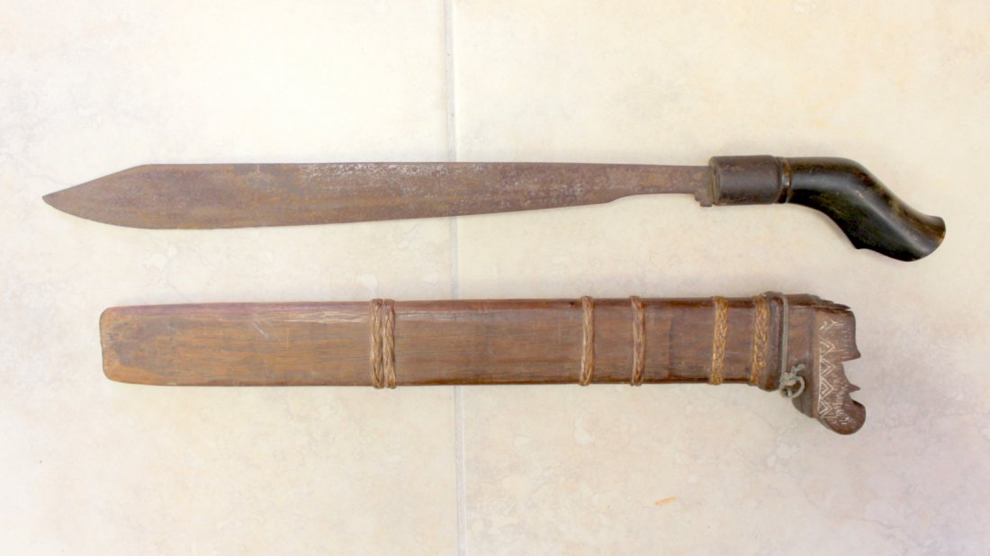Antique Dagger / Machete: Antique Dagger / Machete wit two piece wood sheathe. Knife handle is in very good condition. Blade original as found. Blade is 13 3/4" long and overall piece is 18 3/4". Believe to be 19th century…c