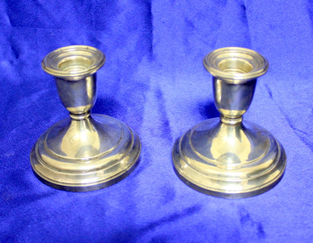 S. Kirk & Sons Sterling Candle Sticks: S.Kirk & Sons Sterling Candle Sticks. These candle sticks are 3 3/4" high and have a weighted base! The holders have no dents or scratches. 729.2g is the total weight for the pair