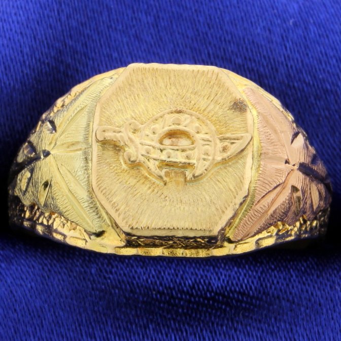 Masonic 10k Black Hills gold ring: Masonic 10k Black Hills gold ring. The ring is in very nice condition with green, rose and yellow gold. If you are a Mason, this is a very unique ring! Size 11 9.1g