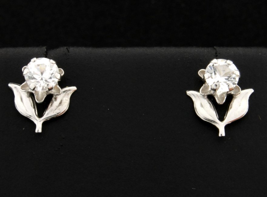 Flower like Earrings with Spinel: Fantastic 14k white gold flower like stud earrings each accented with a lovely 4mm sparkling Spinel! 0.8g