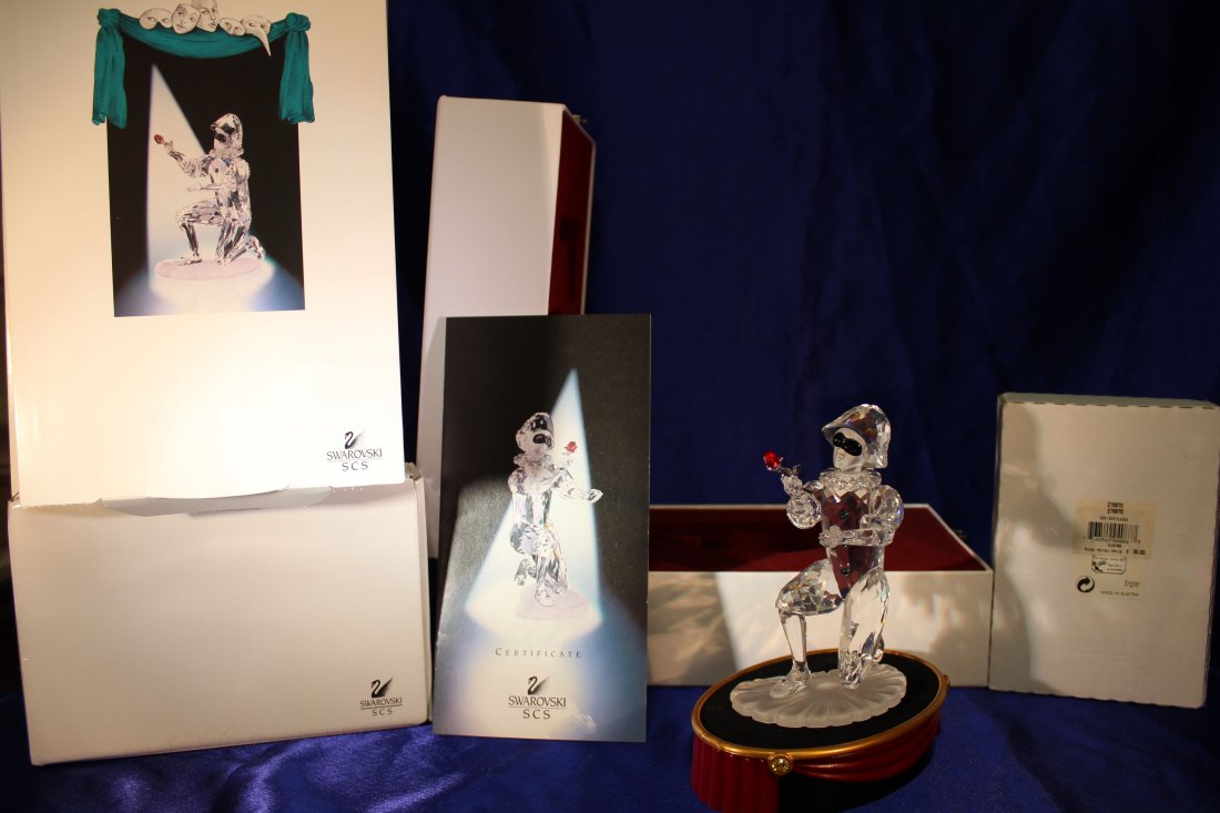 Swarovski Members Harlequin w/certificate, plaque,: This lovely Annual Edition designed by Anton Hirzinger is the third and last edition of the "Masquerade" series. The SCS mark is etched and has 01AH, the design year and initials of the designer. This