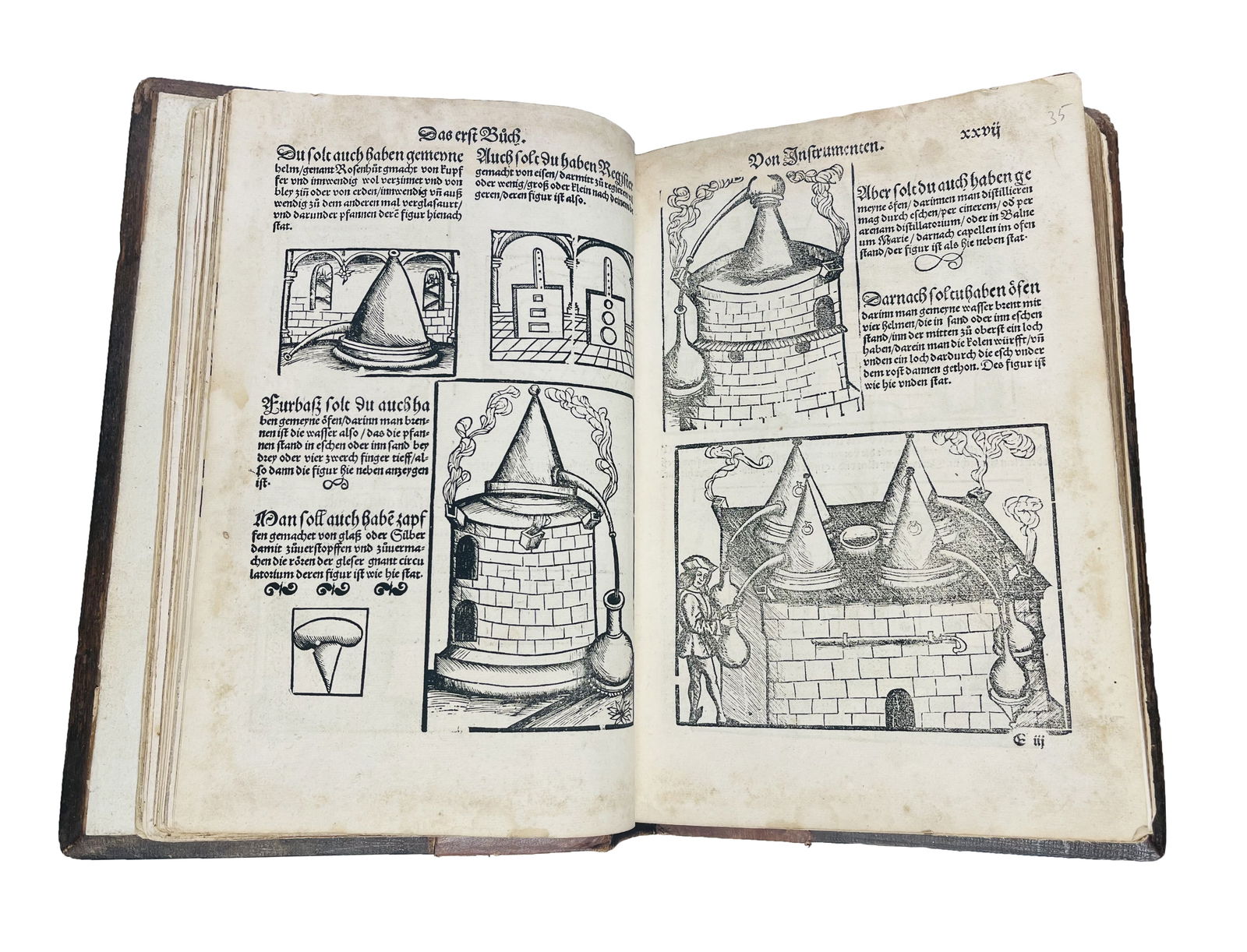 Distillation. BRUNSCHWIG. Das Buch zu Distilieren die zusamen gethonen ding.: BRUNSCHWIG, Hieronymus. Das Buch zu Distilieren die zusamen gethonen ding: composita genant ... fur die armen yetz von neuwem wider getruckt ... Strassburg, B. Gruninger, 1532Folio, 290x195 mm, Legatu
