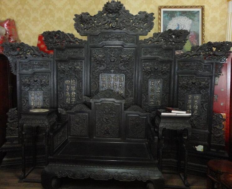 Qing Dynasty Rosewood carved dragon screens throne tea: Qing Dynasty Rosewood carved dragon screens throne tea table