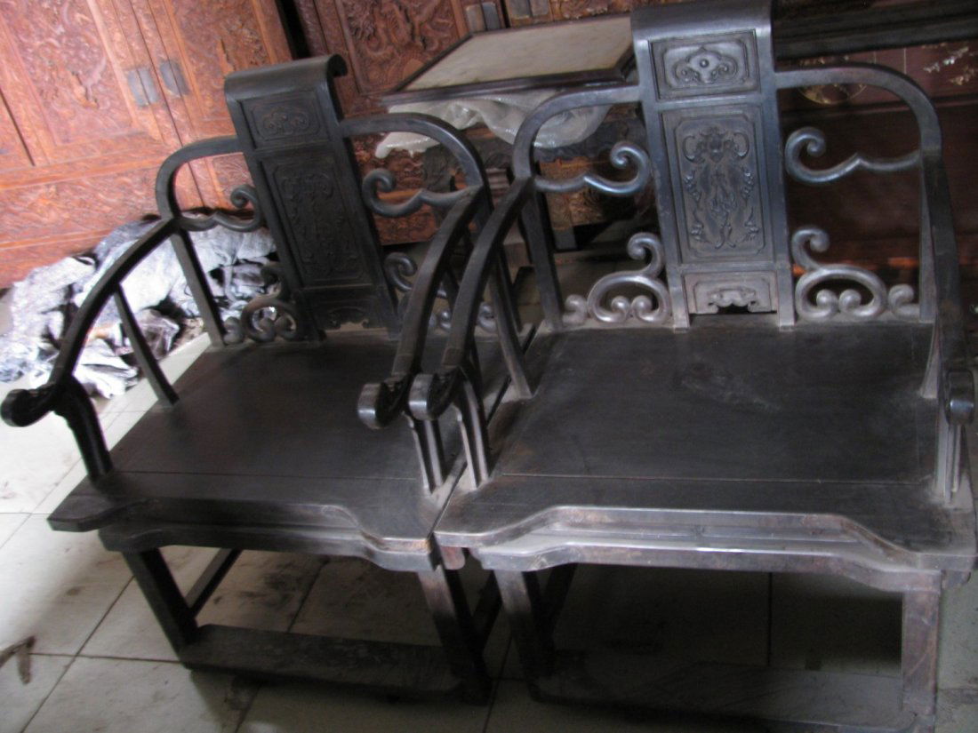 Ebony carved flower scroll chair: This is a worthy collection of treasures, starting low-cost, do not miss!My email: xuehuiqun2011@aliyun.com