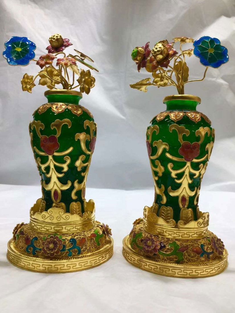 Emerald jade gold vase (1 of 6)