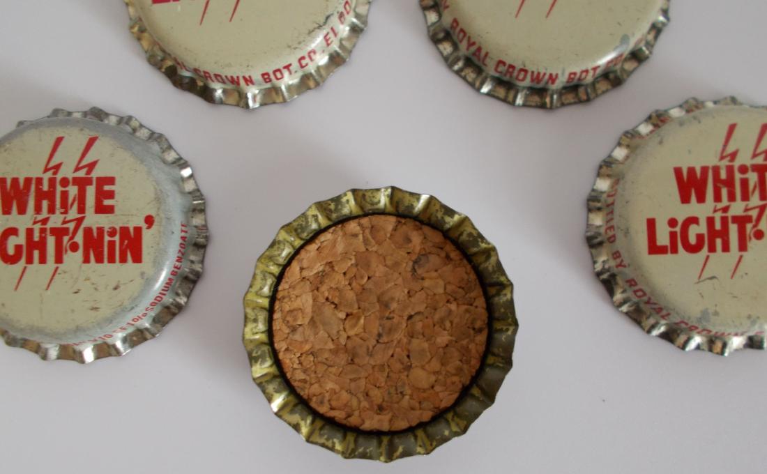 Lot of 5 Cork Lined White Light Nin' Soda Bottle Cap – (1 of 2)