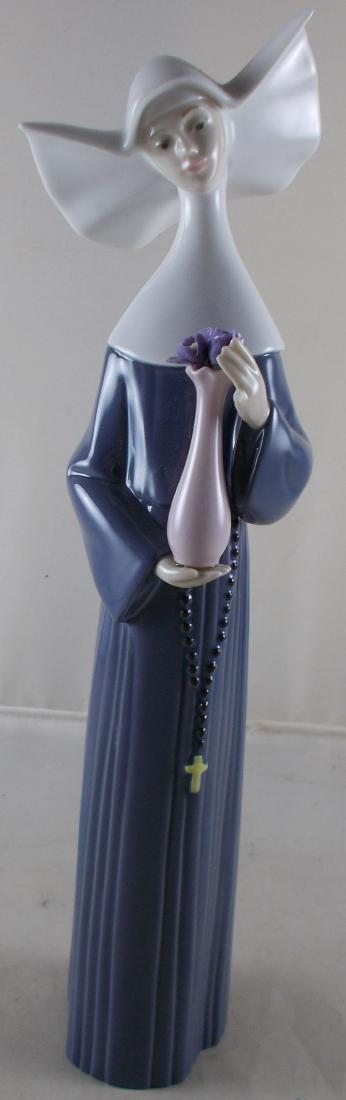 Lladro Nun Figurine with Original Box. No. 5550. Some (1 of 8)