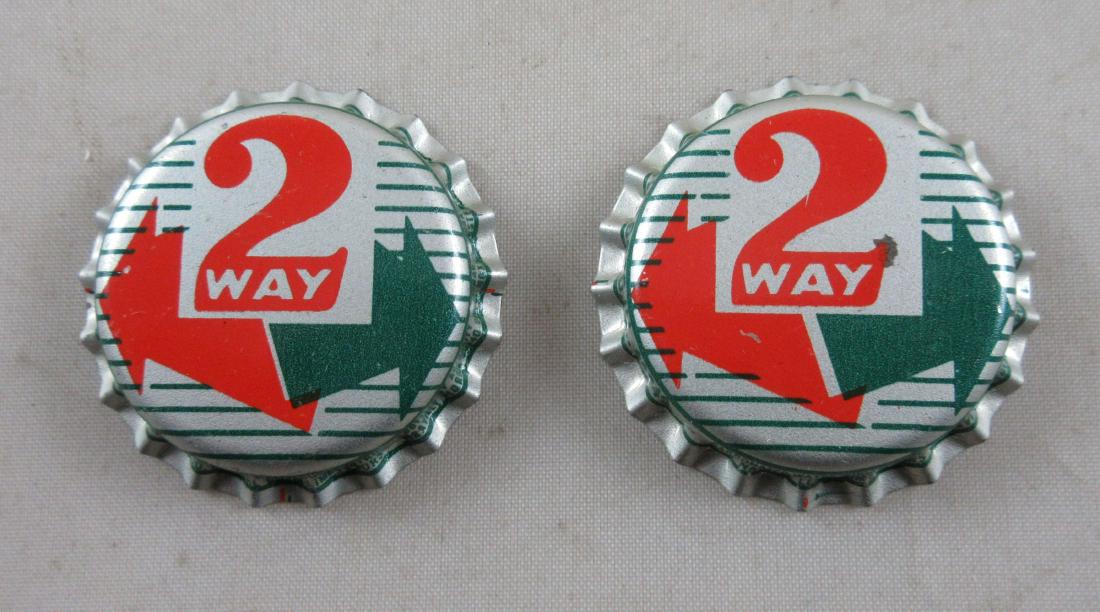 Lot of 2 Two Way Soda Plastic Lined Bottle Caps (1 of 2)