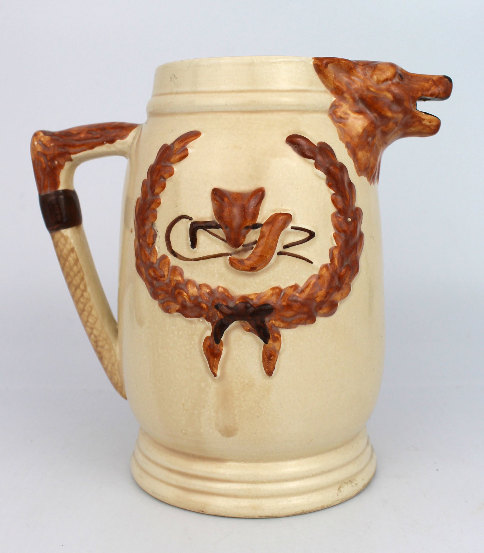Pottery Hunting Tankard – English, C.1930S: Title: Pottery Hunting Tankard – English, c.1930s Description: Pottery Hunting Tankard – English, c.1930s A highly decorative vintage English pottery tankard featuring a d
