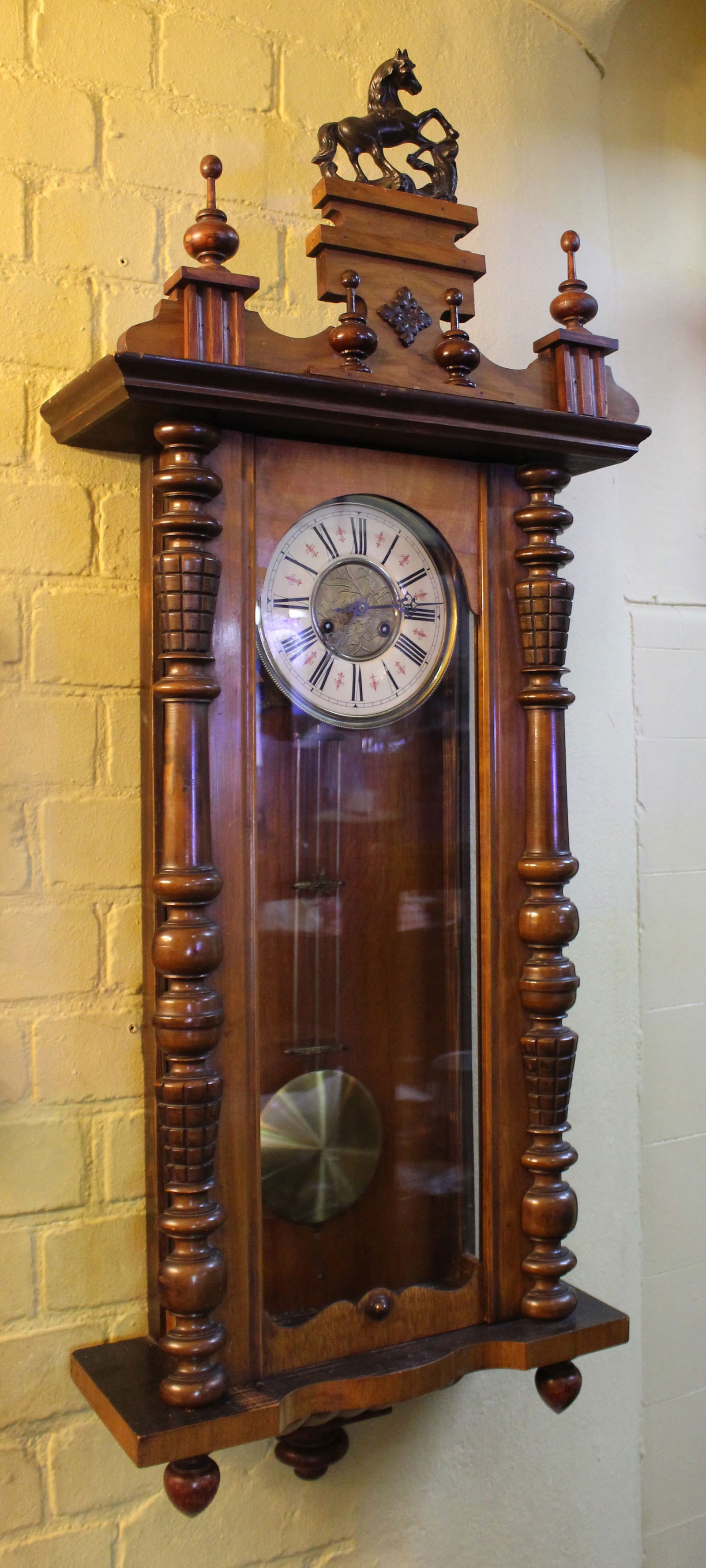 Fine Victorian Walnut Wall Clock c.1890: Title: Fine Victorian Walnut Wall Clock c.1890 Description: Victorian German Walnut Regulator Wall Clock c.1890 A fine late 19th-century German wall regulator clock, dating to around 189