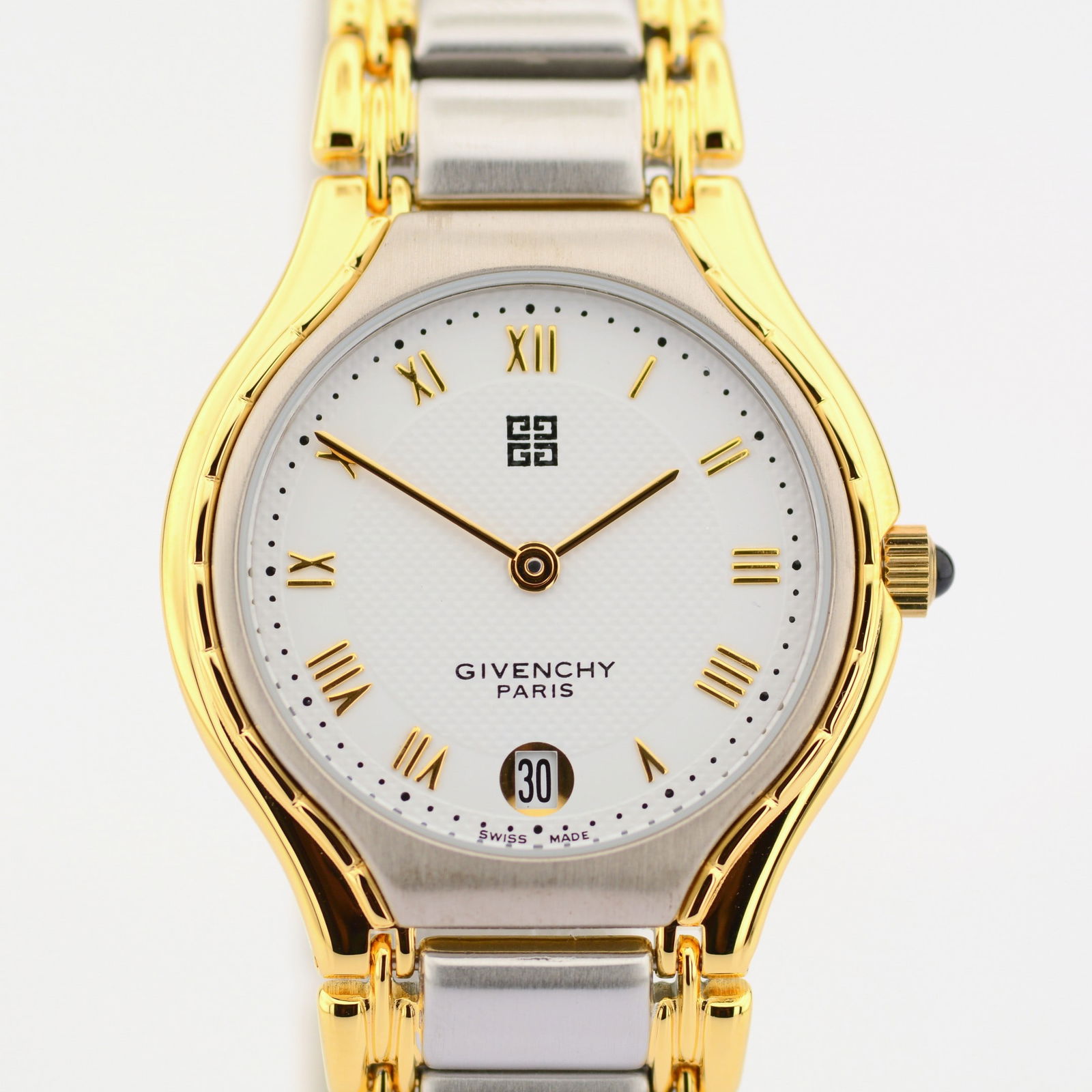 Title: Givenchy / Paris - Swiss Made - (Unworn) Lady's Steel Wrist WatchDescription: Brand :: Title: Givenchy / Paris - Swiss Made - (Unworn) Lady's Steel Wrist WatchDescription: Brand : Givenchy Model : Paris - Swiss Made Gender : Women Movement : Quartz Case Material: Steel Period : 2011-pre