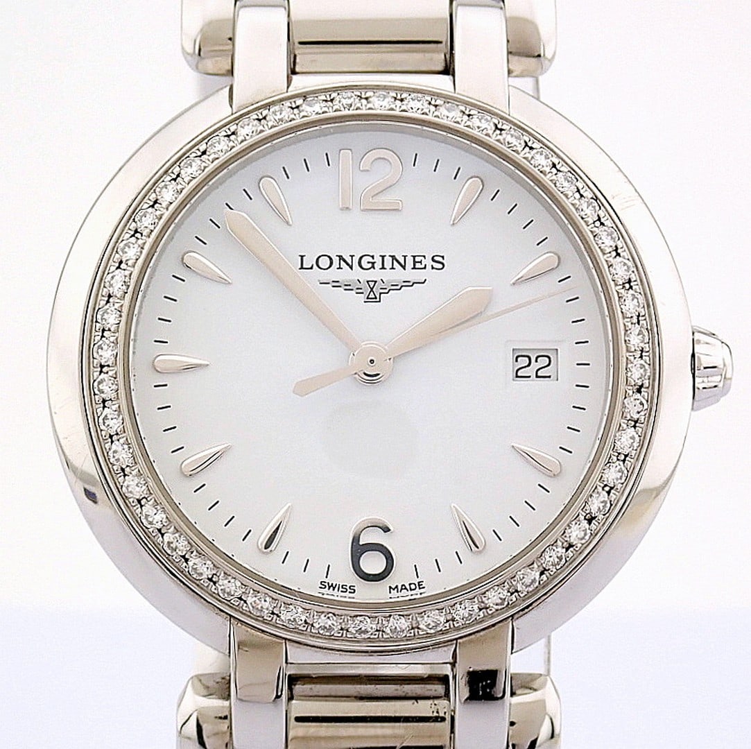Title: Longines / Primaluna Diamonds - Lady's Steel WristwatchDescription: Brand : Longines: Title: Longines / Primaluna Diamonds - Lady's Steel WristwatchDescription: Brand : Longines Model : Primaluna Diamonds L8.112.0 Gender : Women Movement : Quartz Case Material: Steel Period : 2011-pres