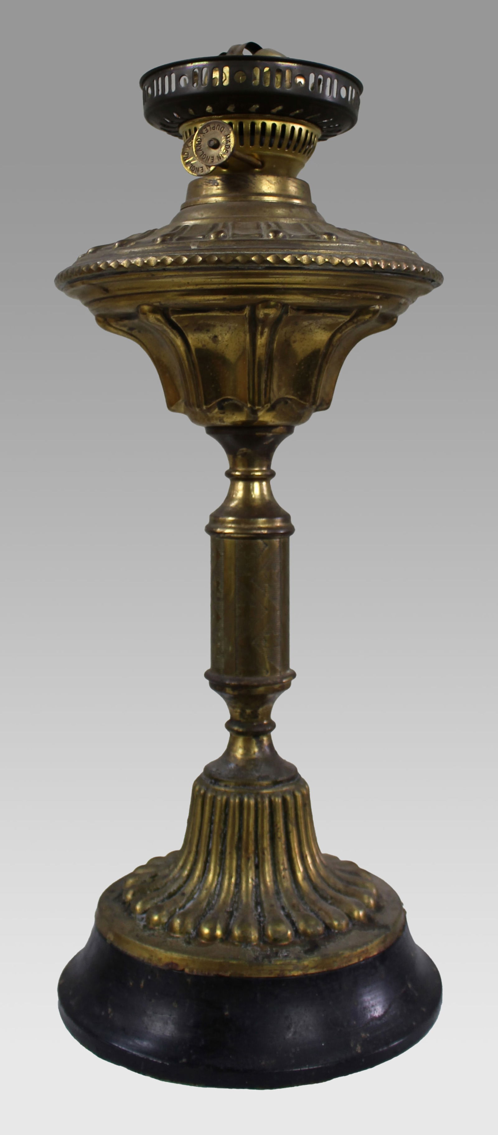 Antique Victorian Brass Duplex Oil Lamp Base: Title: Antique Victorian Brass Duplex Oil Lamp BaseDescription: Condition: UsedLocation