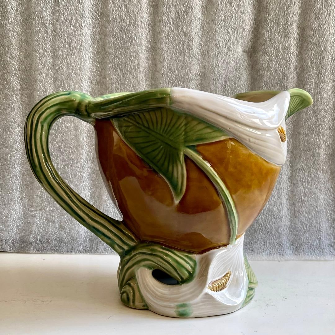 Vintage Calla Lilli Ceramic Pitcher Planter Jug: Title: Vintage Calla Lilli Ceramic Pitcher Planter Jug Description: Vintage Calla Lilli Ceramic Pitcher Planter Jug. This beautiful footed pitcher features a stunning