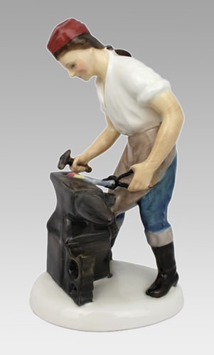 Royal Doulton Figurine The Blacksmith of Williamsburg HN 2240 (1 of 4)