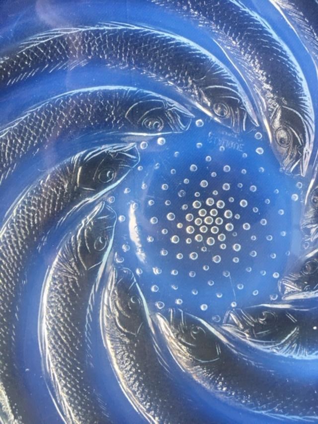 R. Lalique Circa I930s ‘Poissons Art Deco Opalescent, Model 3263, Signed, Coupe, Objet D'Art - 2