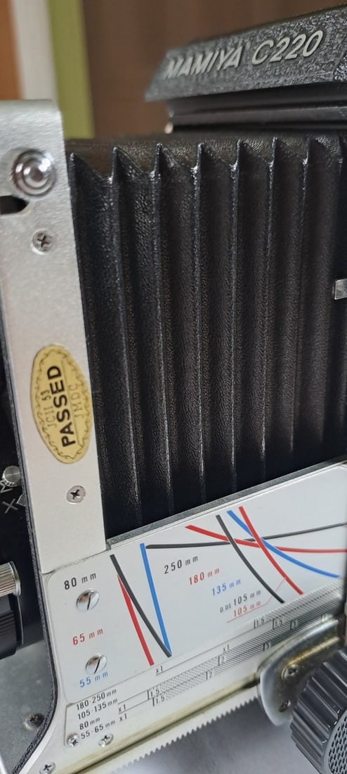 Mamiya C220 Pro TLR 120 Film Camera & Sekor 80mm f/2.8 Lens In Leather Case With Films - 4