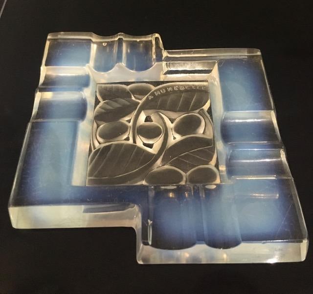 Andre Hunebelle (1896-1985) Art Deco, Opalescent Ashtray, Leaf and Berries, 1930: Title: Andre Hunebelle (1896-1985) Art Deco, Opalescent Ashtray, Leaf and Berries, 1930 Description: Andre Hunebelle (1896-1985) Art Deco, Opalescent Ashtray, Leaf and Berries, 1930<