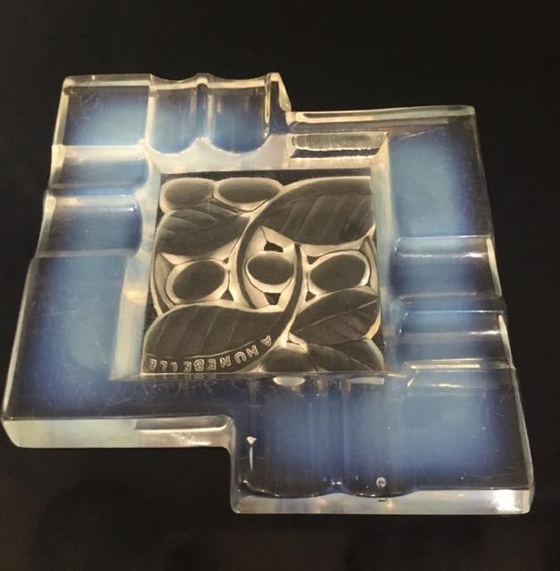 Andre Hunebelle (1896-1985) Art Deco, Opalescent Ashtray, Leaf and Berries, 1930 - 4