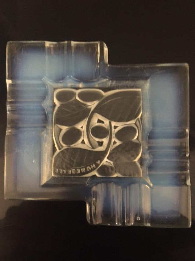 Andre Hunebelle (1896-1985) Art Deco, Opalescent Ashtray, Leaf and Berries, 1930 - 5