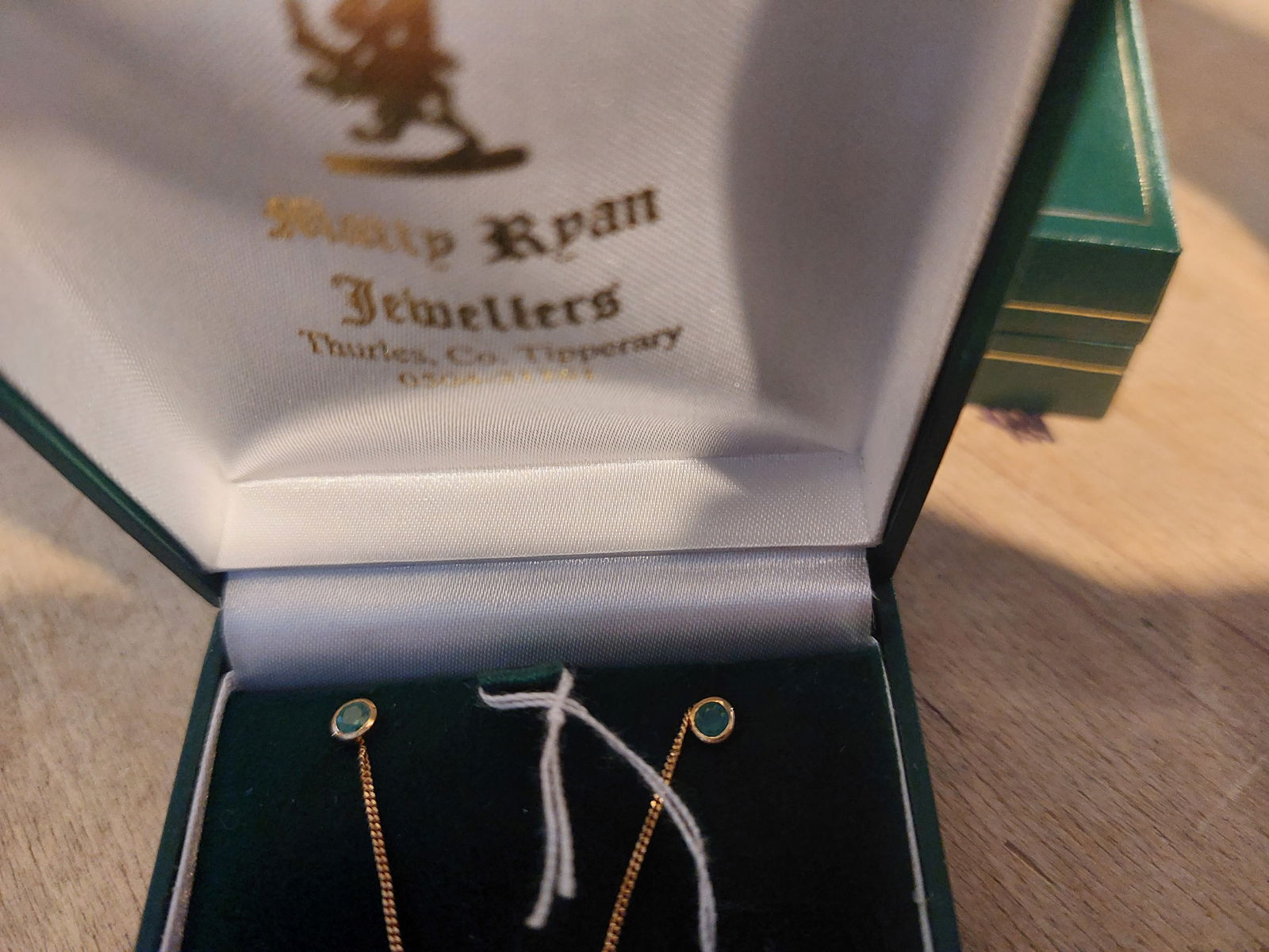 Gold, Diamond and Emerald Pendant, Earrings and Chain - 3