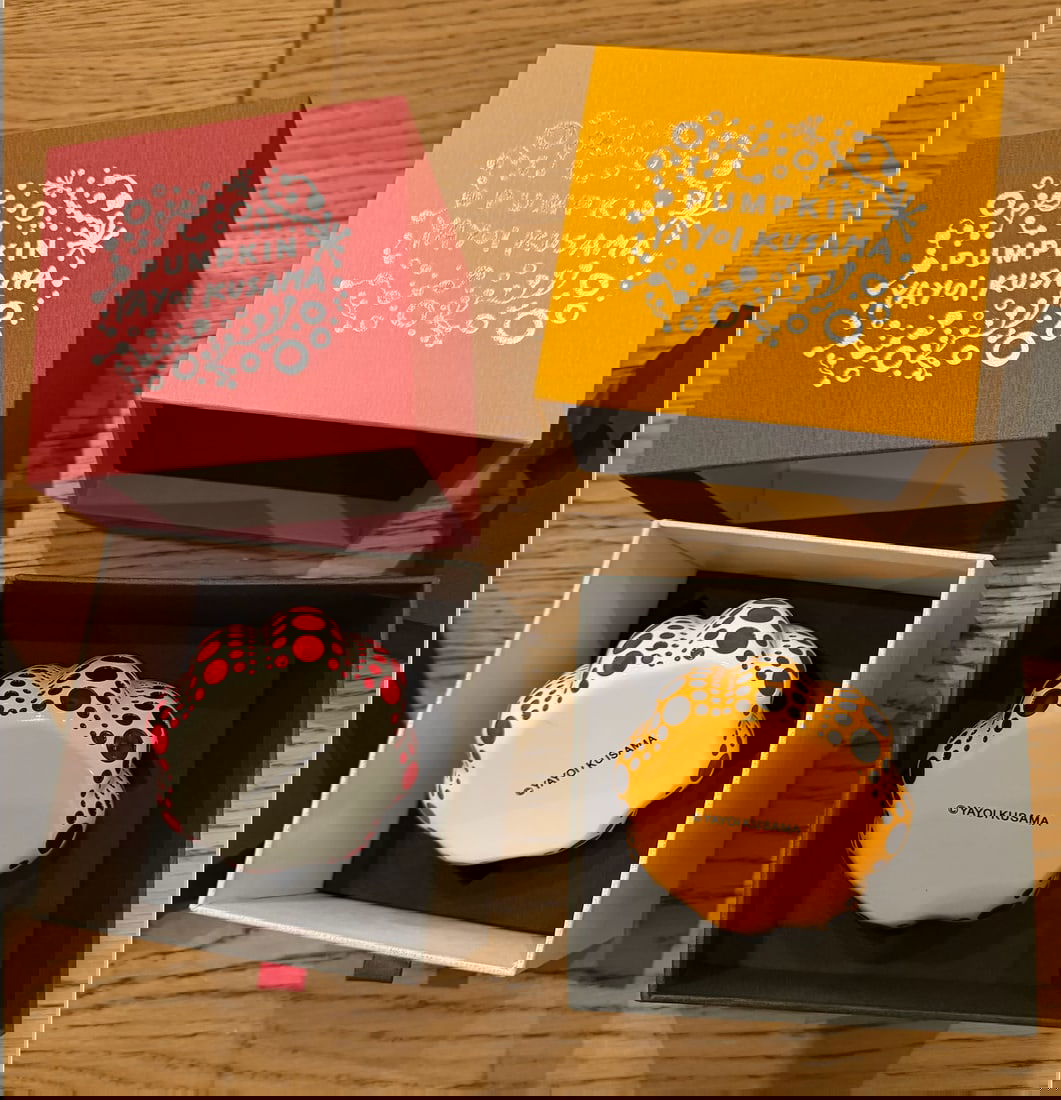 Yayoi Kusama Yayoi Kusama Set of Two Pumpkins: Yellow and Black / Red and White: 2015 - 4