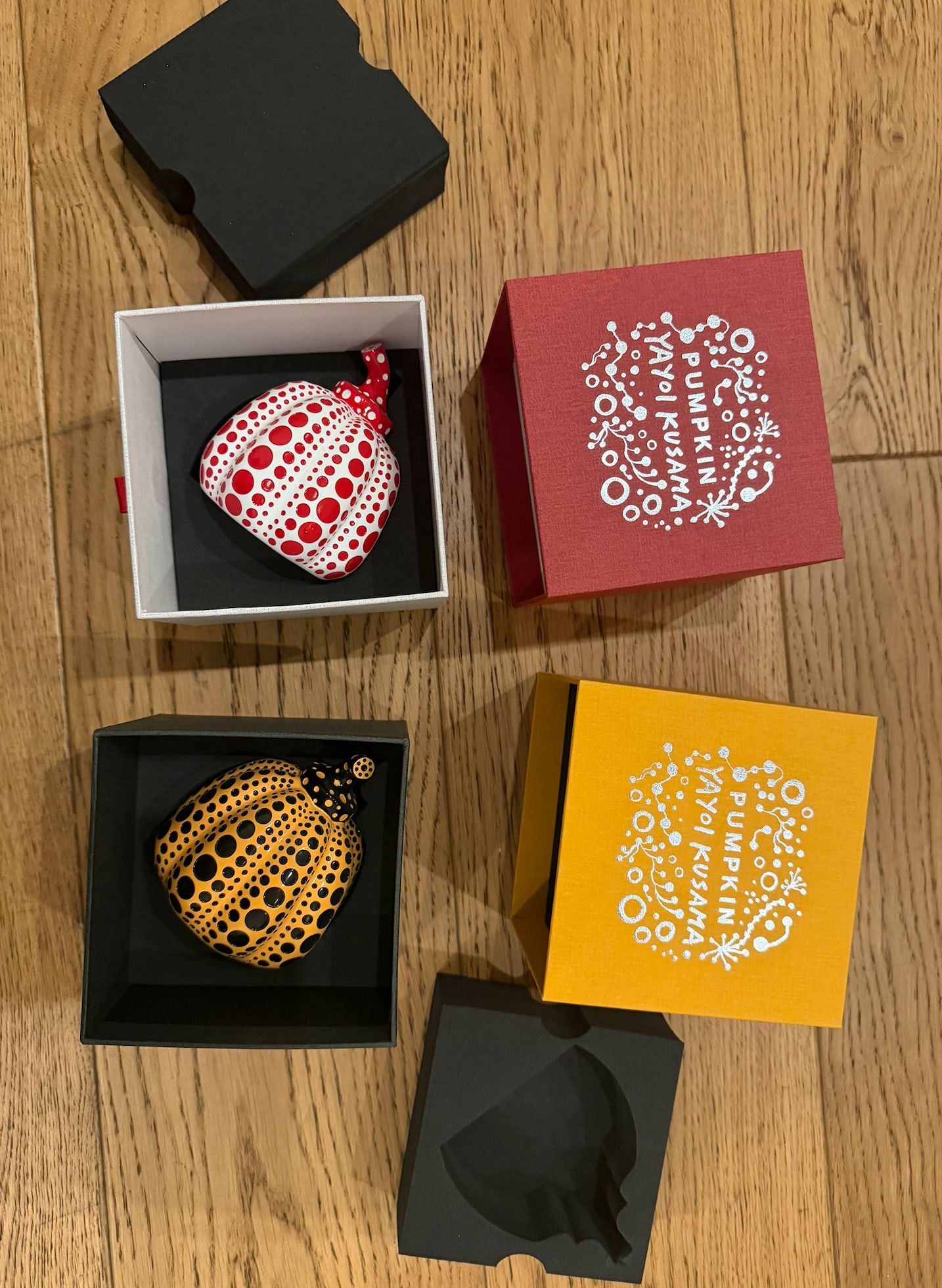 Yayoi Kusama Yayoi Kusama Set of Two Pumpkins: Yellow and Black / Red and White: 2015 - 7