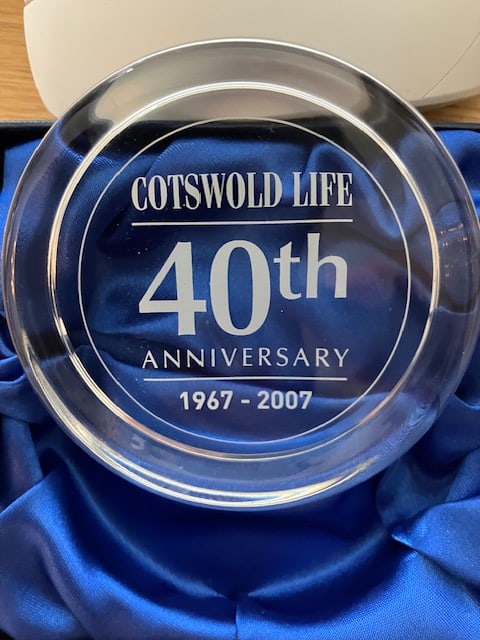 Cotswold Life 40th Anniversary Collectable/ 1967-2007/Boxed Paperweight: Title: Cotswold Life 40th Anniversary Collectable/ 1967-2007/Boxed Paperweight Description: Cotswld Life 40th Anniversary Limited edition paperweight Kept in box and never used Condition: