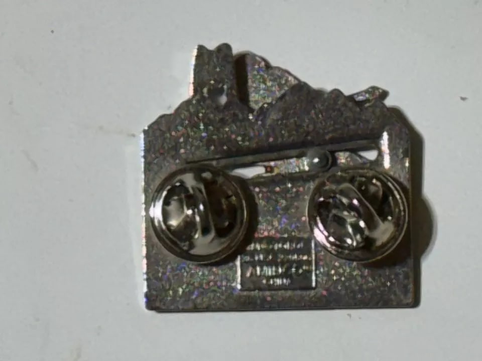 Turin (2006) Winter Olympics Enamel Pin Badge Memorabilia With Moving Skier, VISA Sponsor, Italy - 4