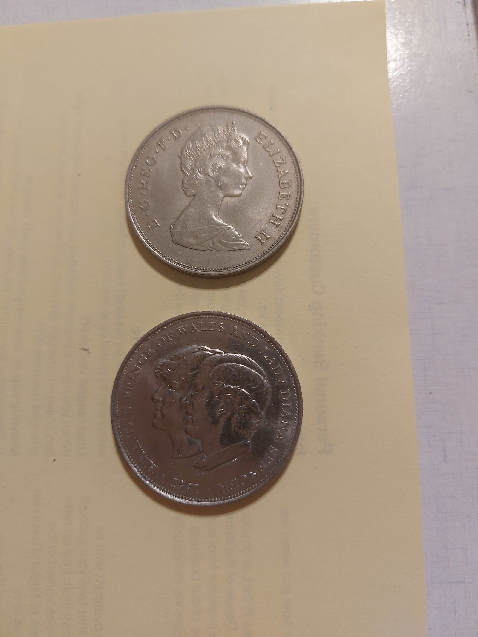 2 Commemorative Coins: Title: 2 Commemorative Coins Description: Two Collectable Commemorative Coins. Prince Charles and Lady Diana. 1981 Condition: