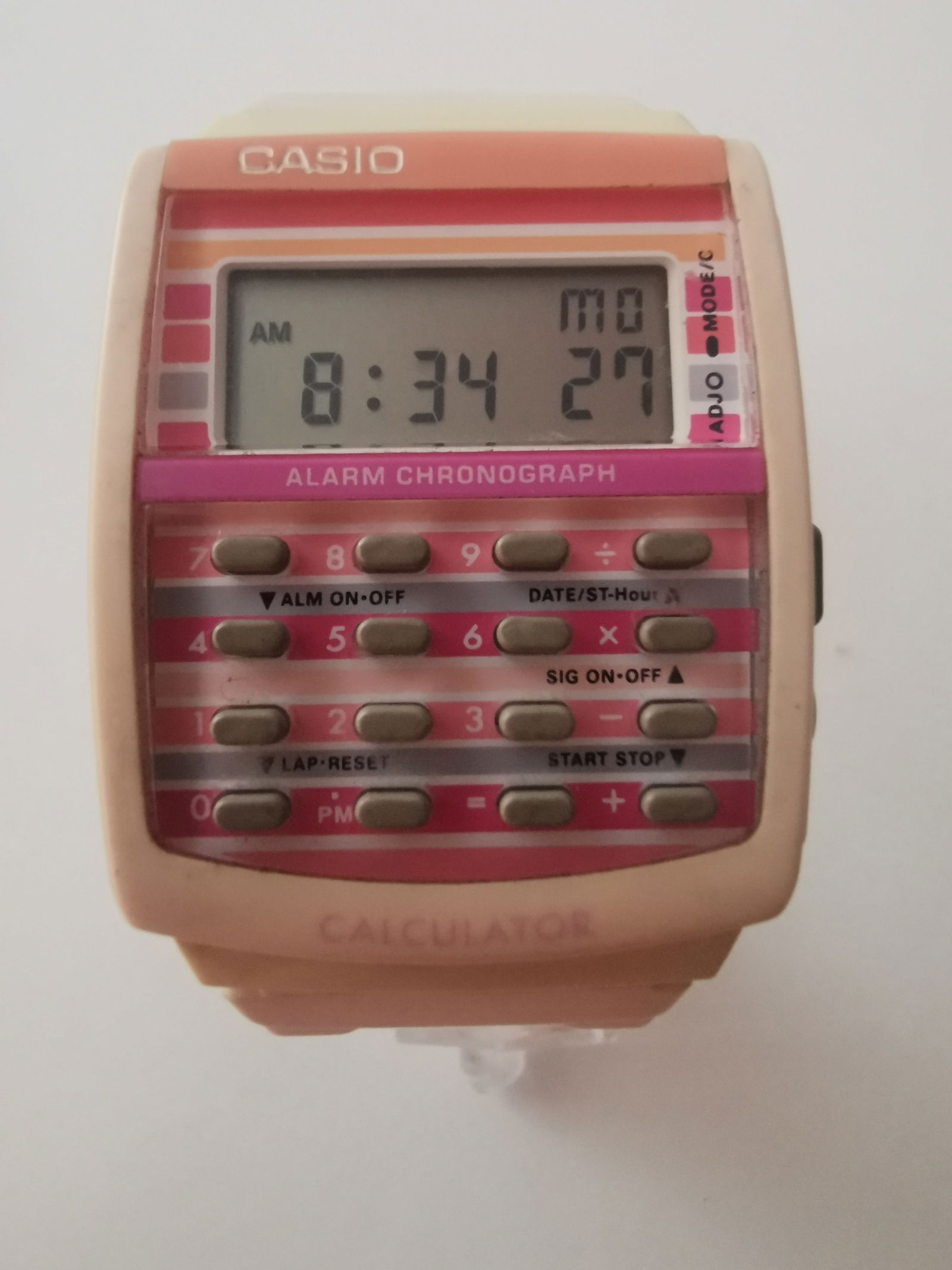 Vintage Casio LDF-40 Poptone Calculator Watch: Title: Vintage Casio LDF-40 Poptone Calculator Watch Description: Casio LDF-40 Poptone calculator watch in pink. Vintage digital timepiece featuring built-in calculator func