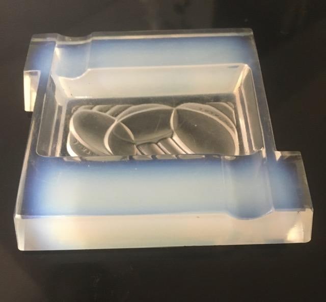 Andre Hunebelle (1896-1985) Art Deco, Opalescent Ashtray, Swimmers, 1930 - 2