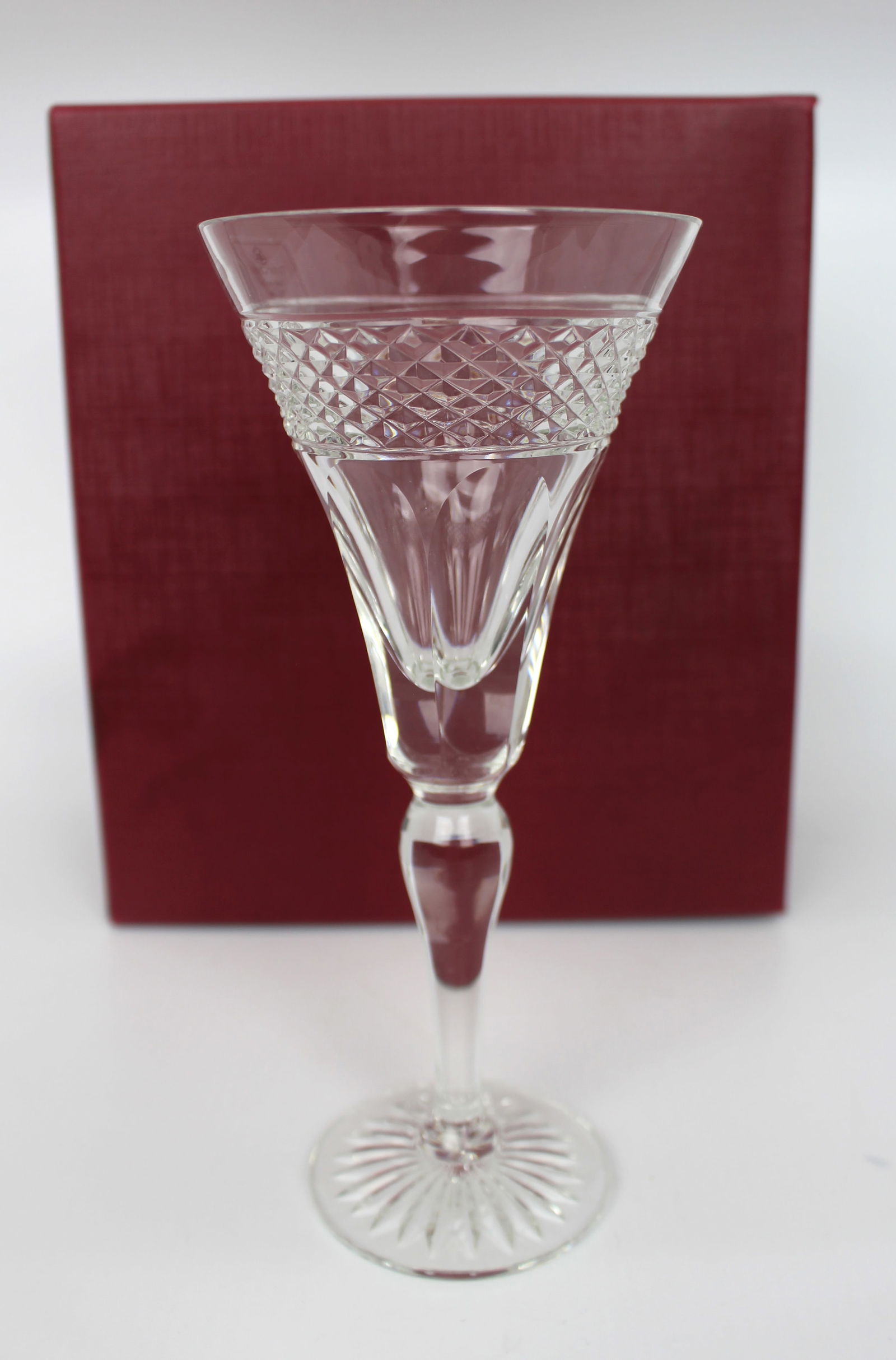 Set of 6 Tudor Crystal Castile Pattern Wine Glasses: Title:Set of 6 Tudor Crystal Castile Pattern Wine Glasses Description: Set of 6 Tudor Crystal Castile Pattern Wine Glasses Beautiful collection of 6 Tudor crystal wine glasses, representing the