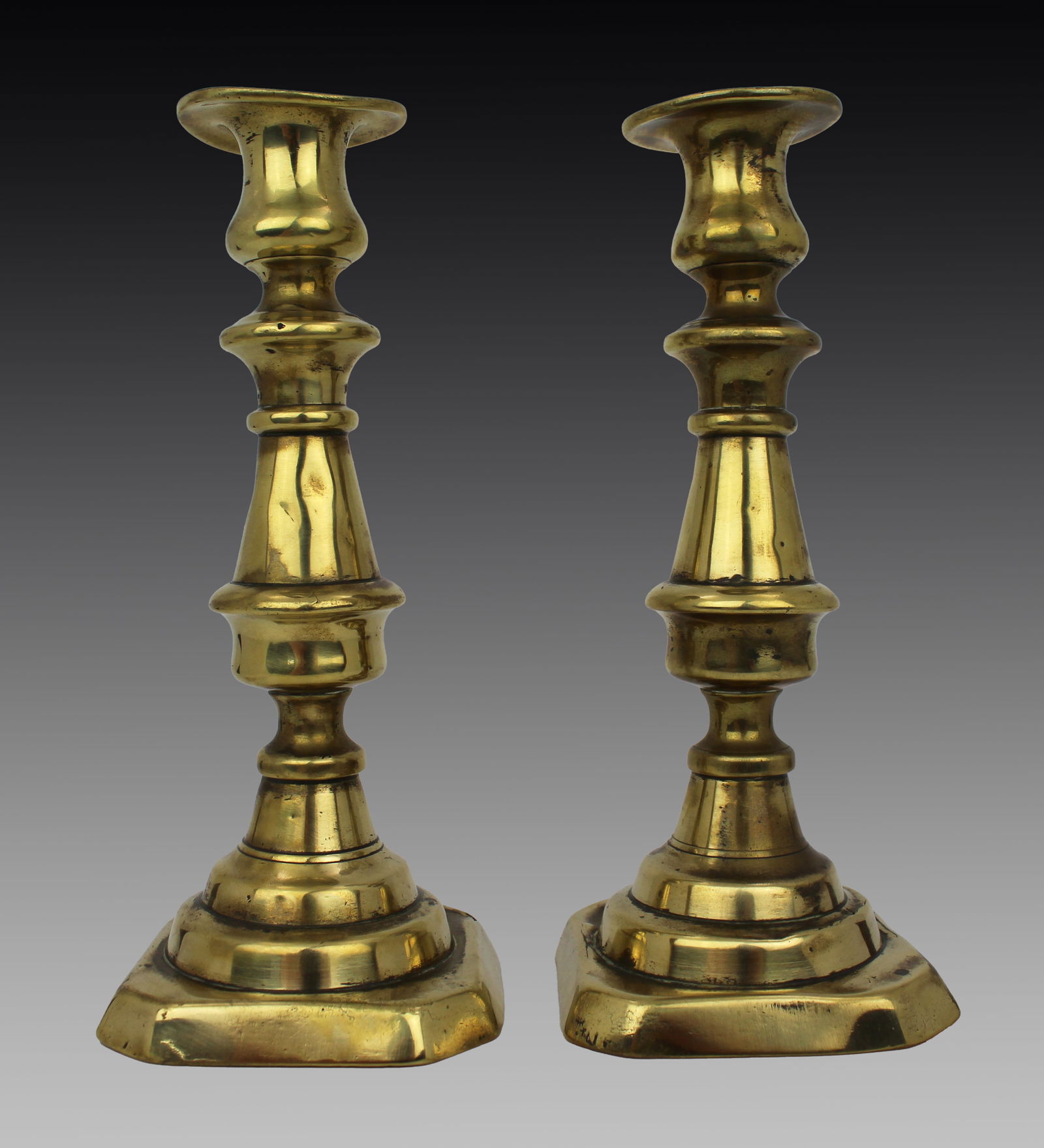 Pair of Antique Brass Candlesticks: Title:Pair of Antique Brass Candlesticks Description: Pair of Georgian Brass Candlesticks c.1820 A well-matched pair of early 19th-century English brass candlesticks, crafted in the Georgi