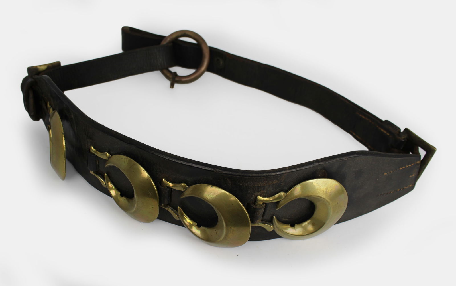 Antique Horse Brass on Leather Belt: Title:Antique Horse Brass on Leather Belt Description: Antique Horse Brass on Leather Belt Condition: Used Location Category: Antiques