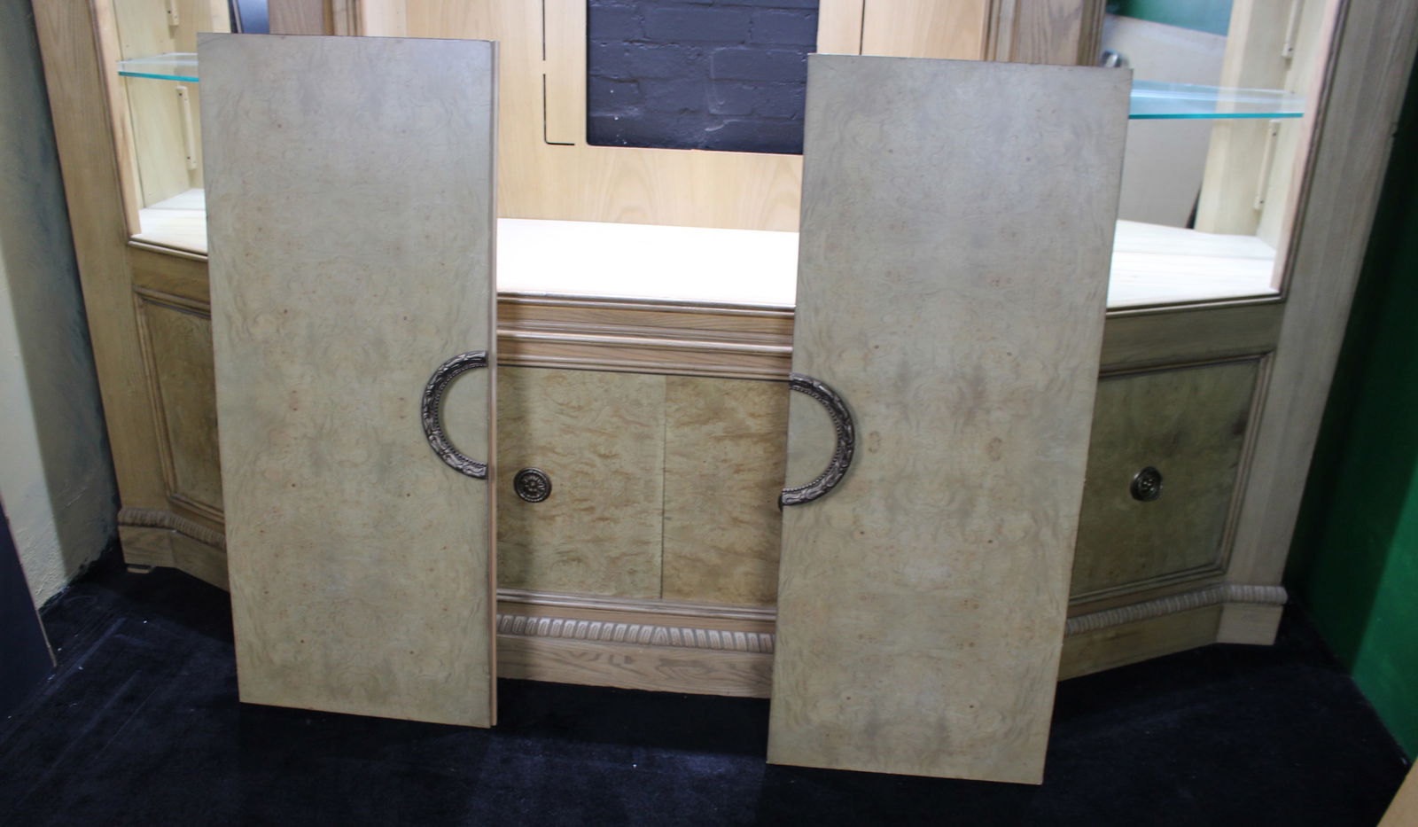 Quality Fitted Pediment Cabinet Unit by Drexel Heritage - 2