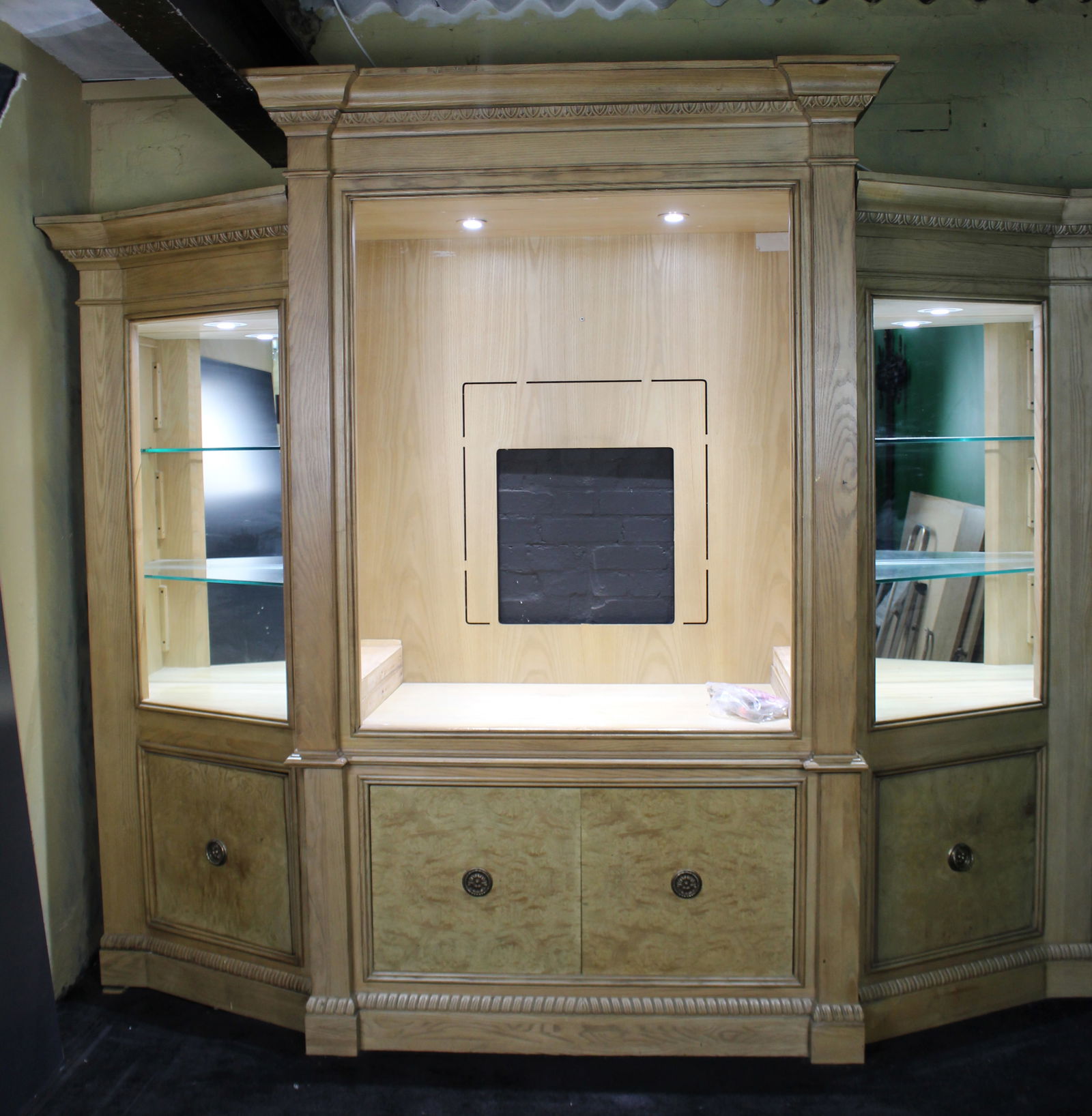 Quality Fitted Pediment Cabinet Unit by Drexel Heritage - 9