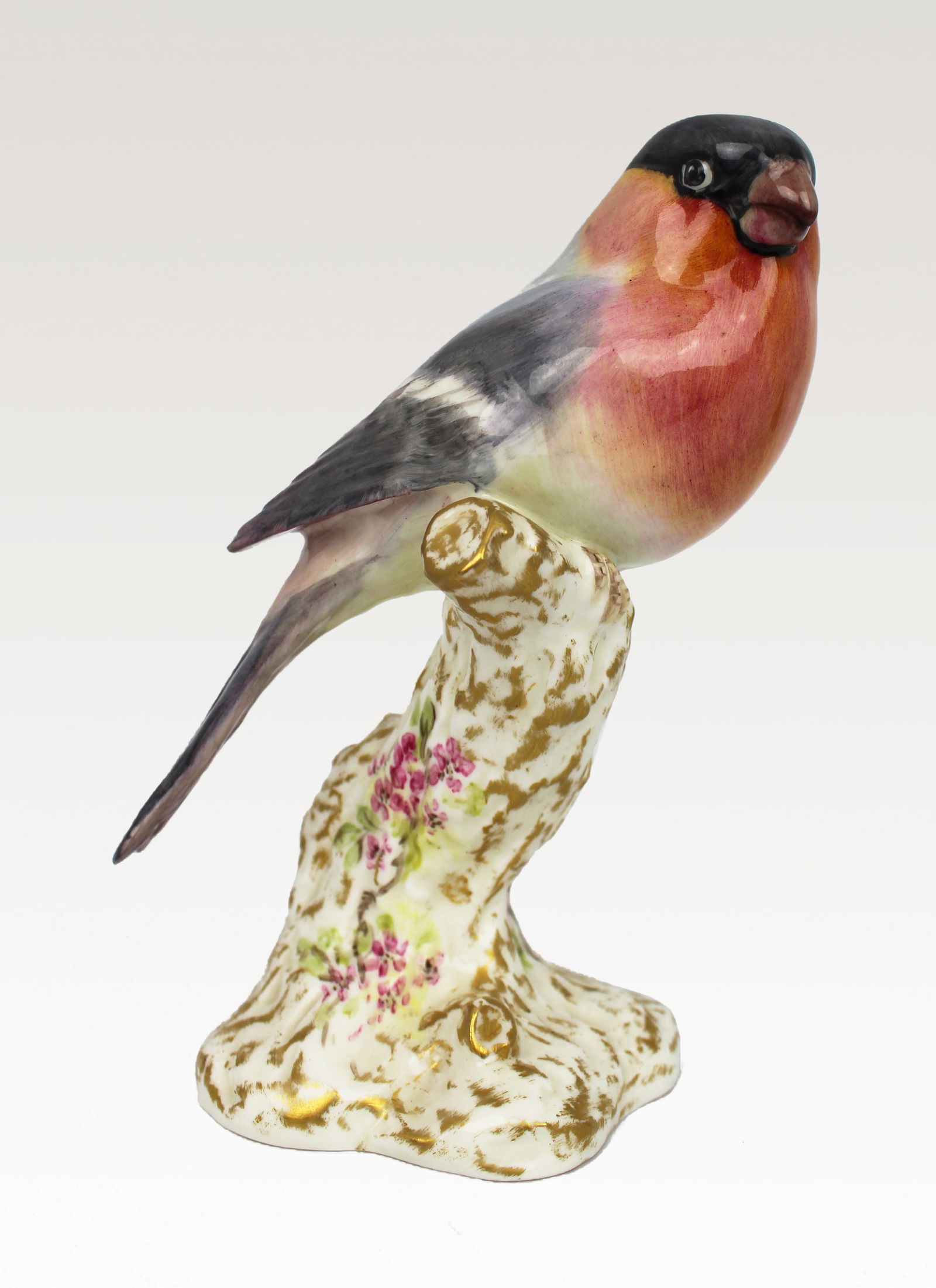 Royal Worcester Bullfinch 2662 Birds on Stumps: Title:Royal Worcester Bullfinch 2662 Birds on Stumps Description: Royal Worcester Bullfinch 2662 Birds on Stumps Royal Worcester, mid 20th c. English From the Birds on Stumps series modell