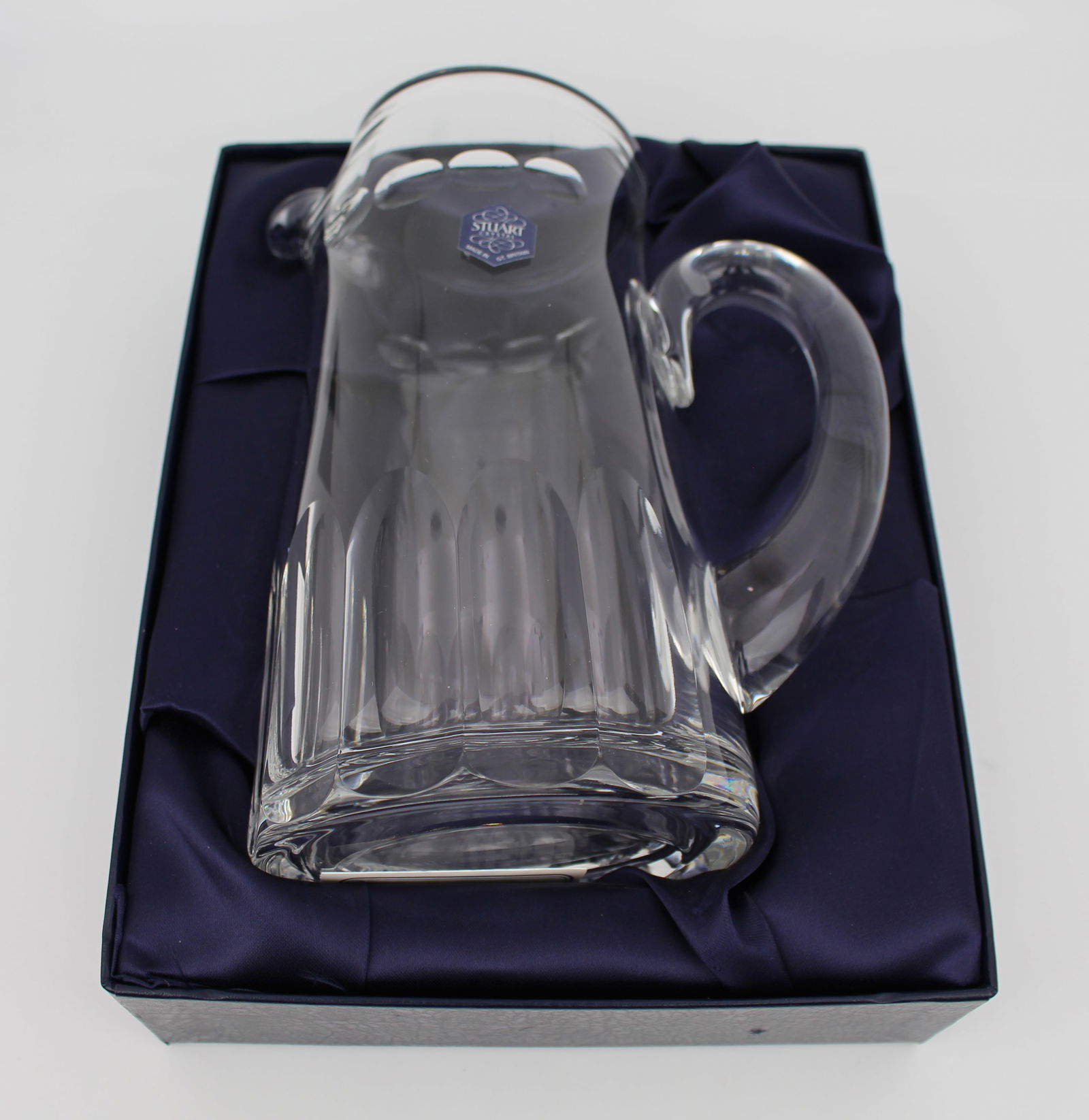Stuart Cut Glass Crystal Thumb Slice Jug: Title:Stuart Cut Glass Crystal Thumb Slice Jug Description: Stuart Cut Glass Crystal Thumb Slice Jug. Excellent condition in original presentation case Condition: Used Location Category: Antiques