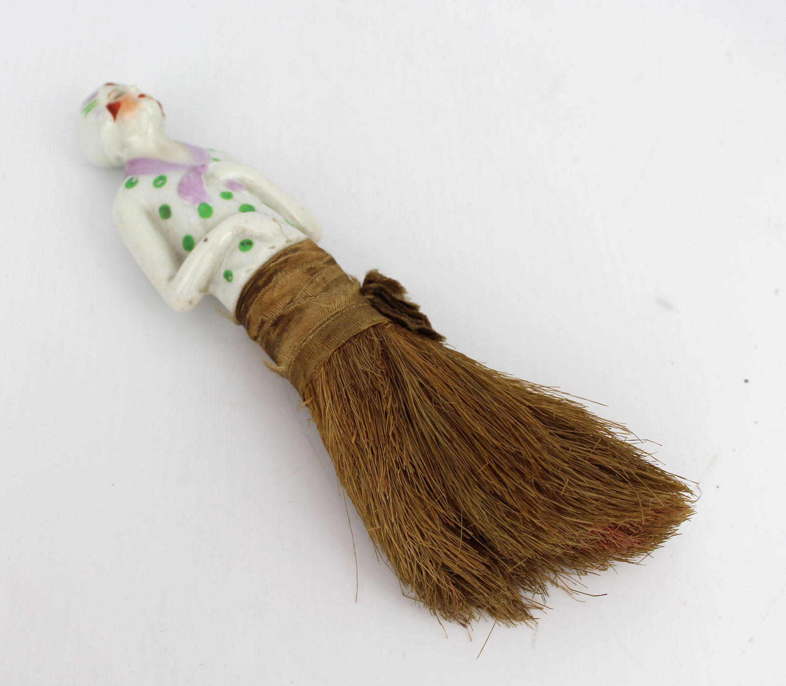 Vintage Porcelain Figural Brush: Title:Vintage Porcelain Figural Brush Description: Vintage Porcelain Figural Brush Vintage, stamped Foreign. Length: 19 cm. Old hairline crack to front and back of body Condition: Used