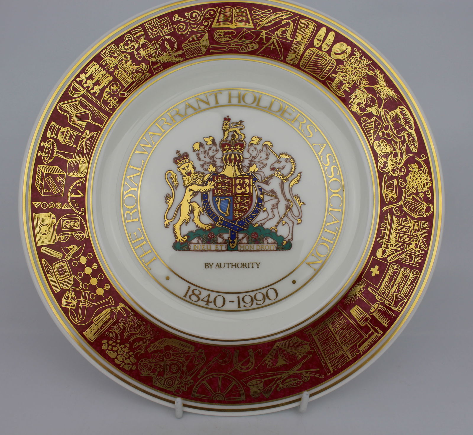 Royal Worcester Royal Warrant Cabinet Plate: Title:Royal Worcester Royal Warrant Cabinet Plate Description: Royal Worcester Royal Warrant Cabinet Plate English, late 20th century Produced in a limited edition of 1000, of which this is number