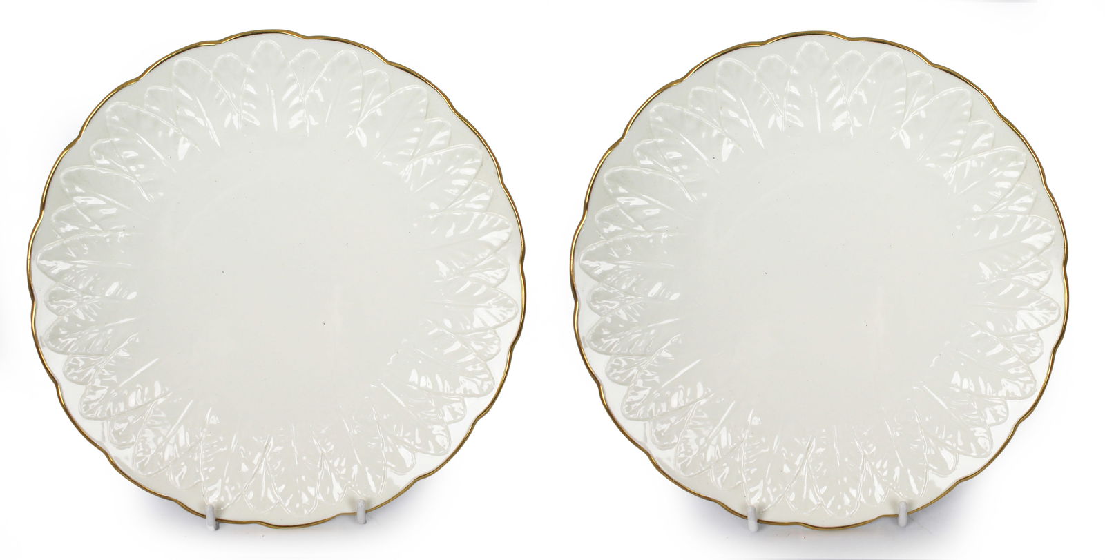 Pair of Royal Worcester Fern Leaf Plates: Title:Pair of Royal Worcester Fern Leaf Plates Description: Pair of Royal Worcester Fern Leaf Plates Royal Worcester. 2 matching plates. Width: 24 cm. Very good condition; no chips, cracks or