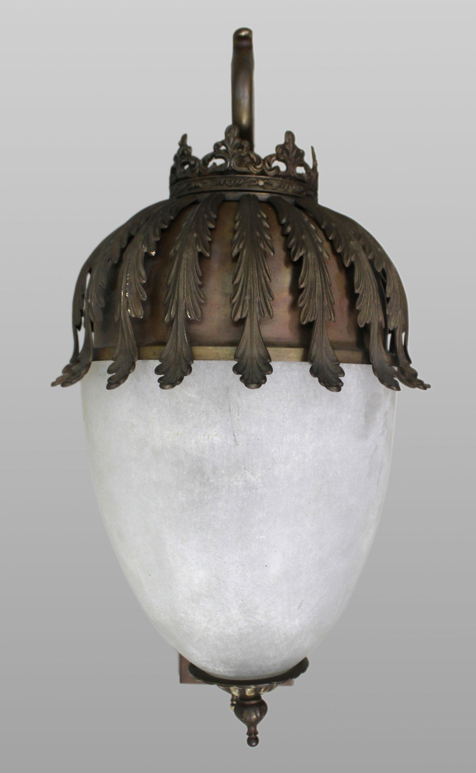 Fine Brass Wall Lantern from the Savoy Hotel, London: Title:Fine Brass Wall Lantern from the Savoy Hotel, London Description: Fine Brass Lantern from the Savoy Hotel, London English, Early to Mid 20th Century A fine quality wall-mounted lantern of bold