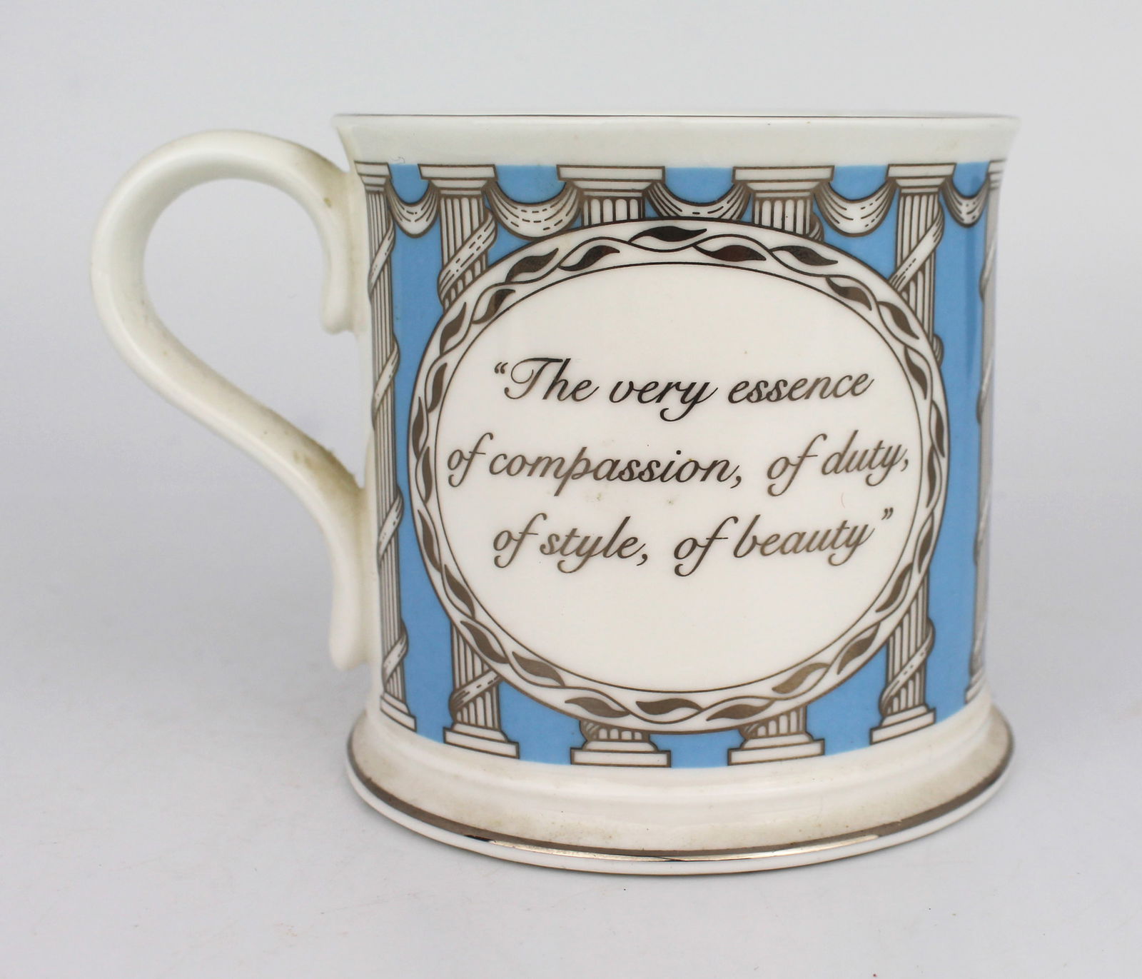Althorp Porcelain Tankard Quotation Charles 9th Earl Spencer: Title:Althorp Porcelain Tankard Quotation Charles 9th Earl Spencer Description: Althorp Porcelain Tankard Quotation Charles 9th Earl Spencer Made in England Measures 11 x 8 x 8 (height) cm Very
