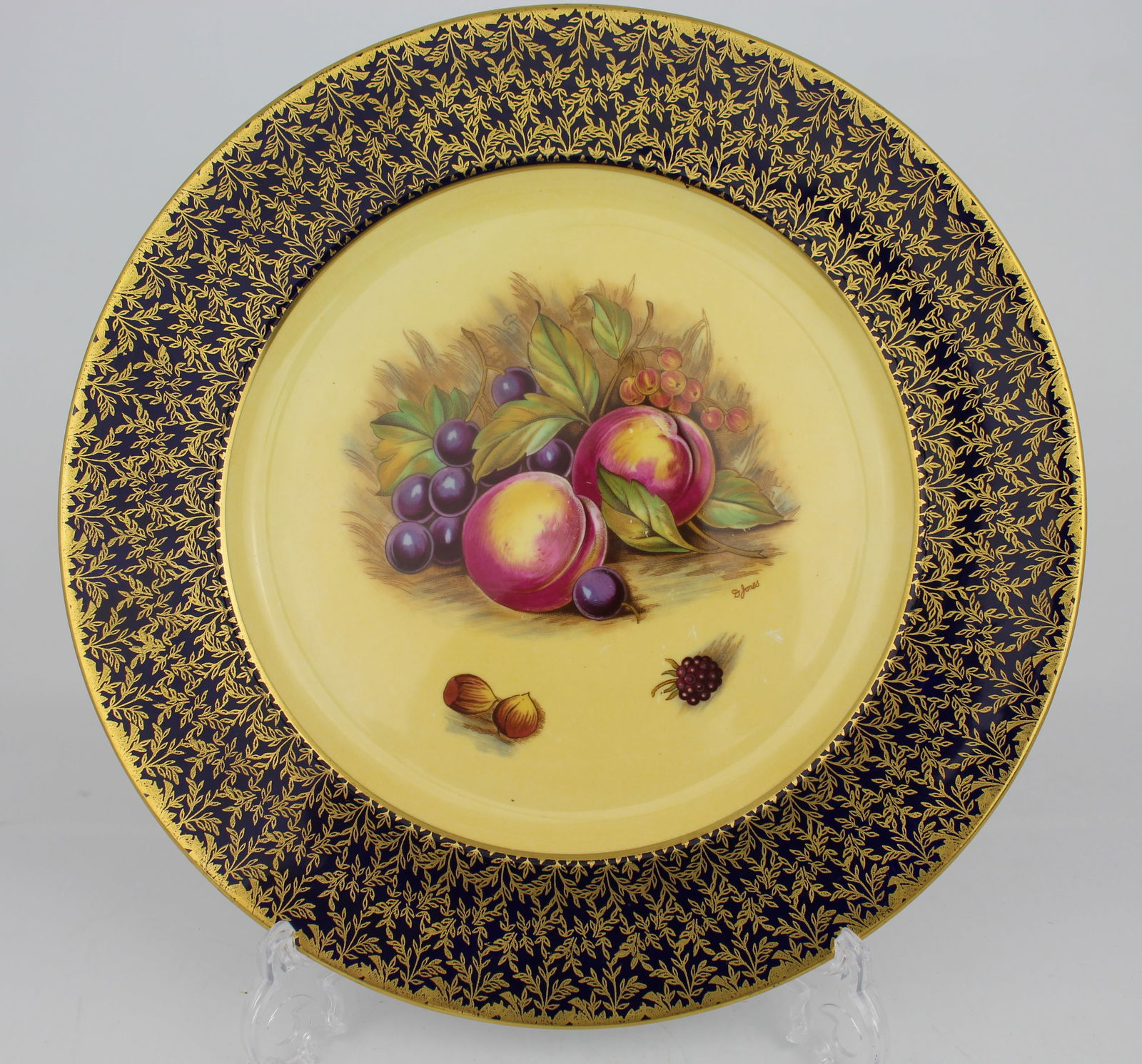 Aynsley Fruit Cabinet Plate: Title:Aynsley Fruit Cabinet Plate Description: Aynsley Fruit Cabinet Plate. Width: 26.5 cm. Good condition, gilding clean, a few scratches to front. N.B. second quality backstamp Condition: