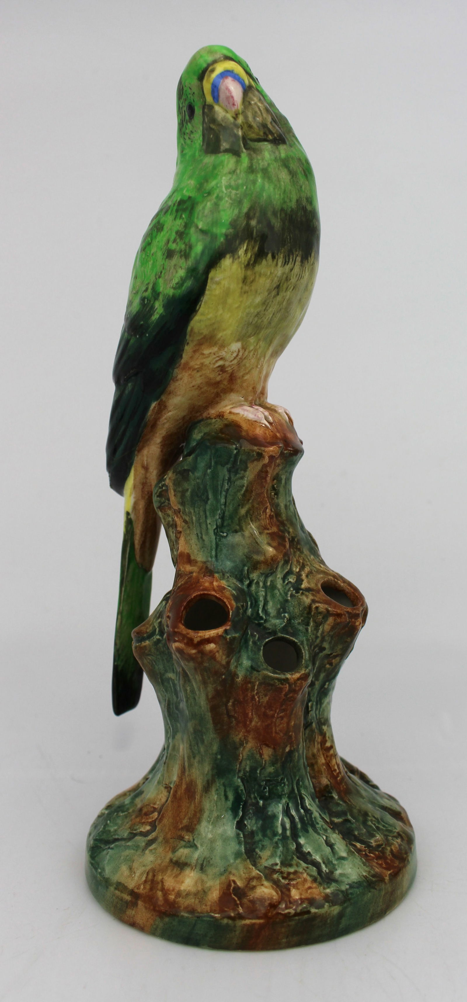 Royal Worcester CW 235: Title:Royal Worcester CW 235 Description: Royal Worcester CW 235. Repaired damage Condition: Used Location Category: Antiques